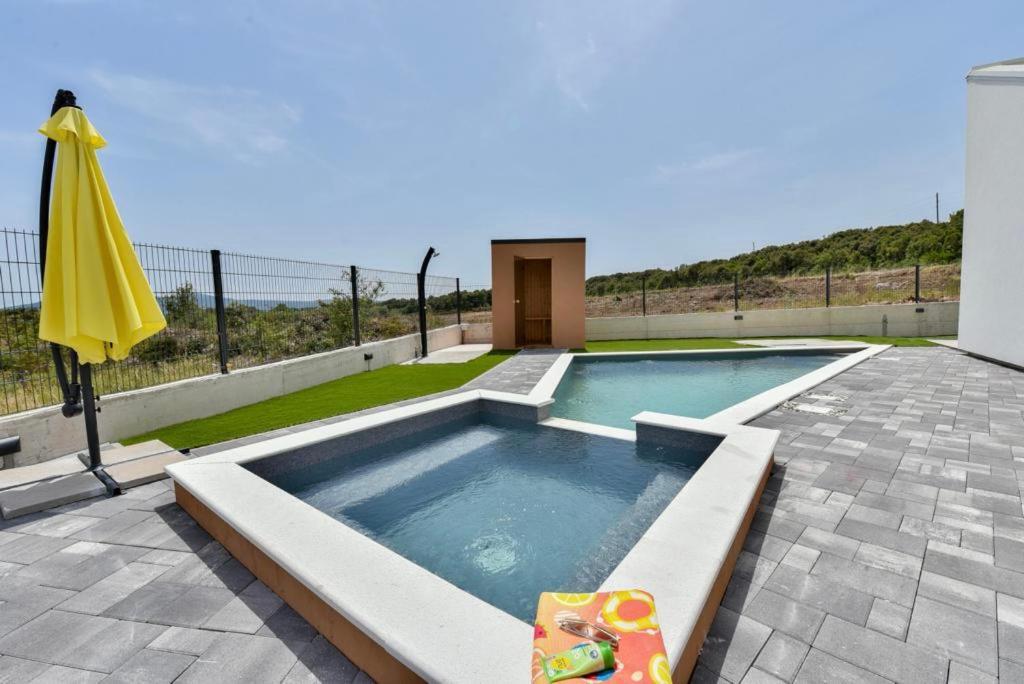 Villa Silente ซูโกชัน ภายนอก รูปภาพ