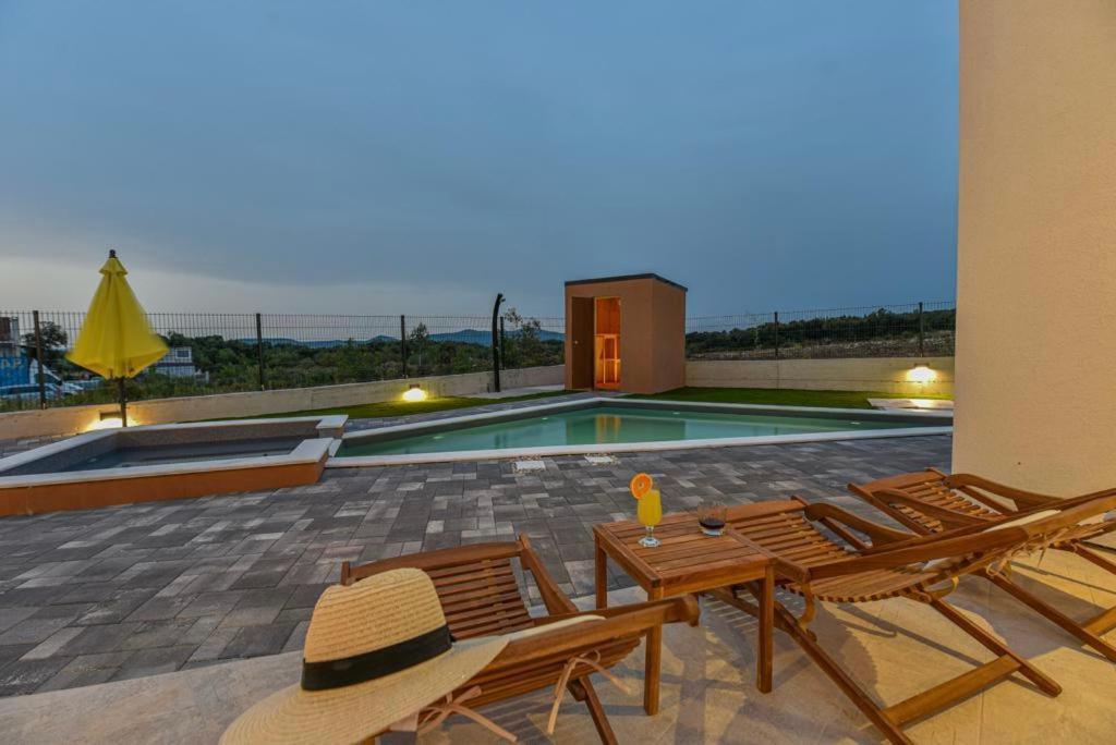Villa Silente ซูโกชัน ภายนอก รูปภาพ