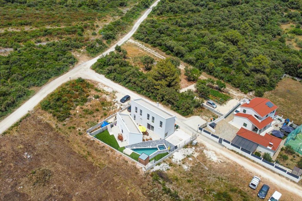 Villa Silente ซูโกชัน ภายนอก รูปภาพ
