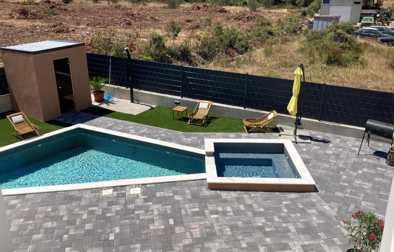 Villa Silente ซูโกชัน ภายนอก รูปภาพ